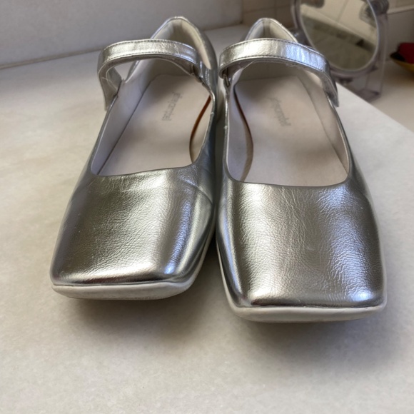 Jeffrey Campbell Coppelia Mary Jane Flat Silver White - 9 - Picture 4 of 6